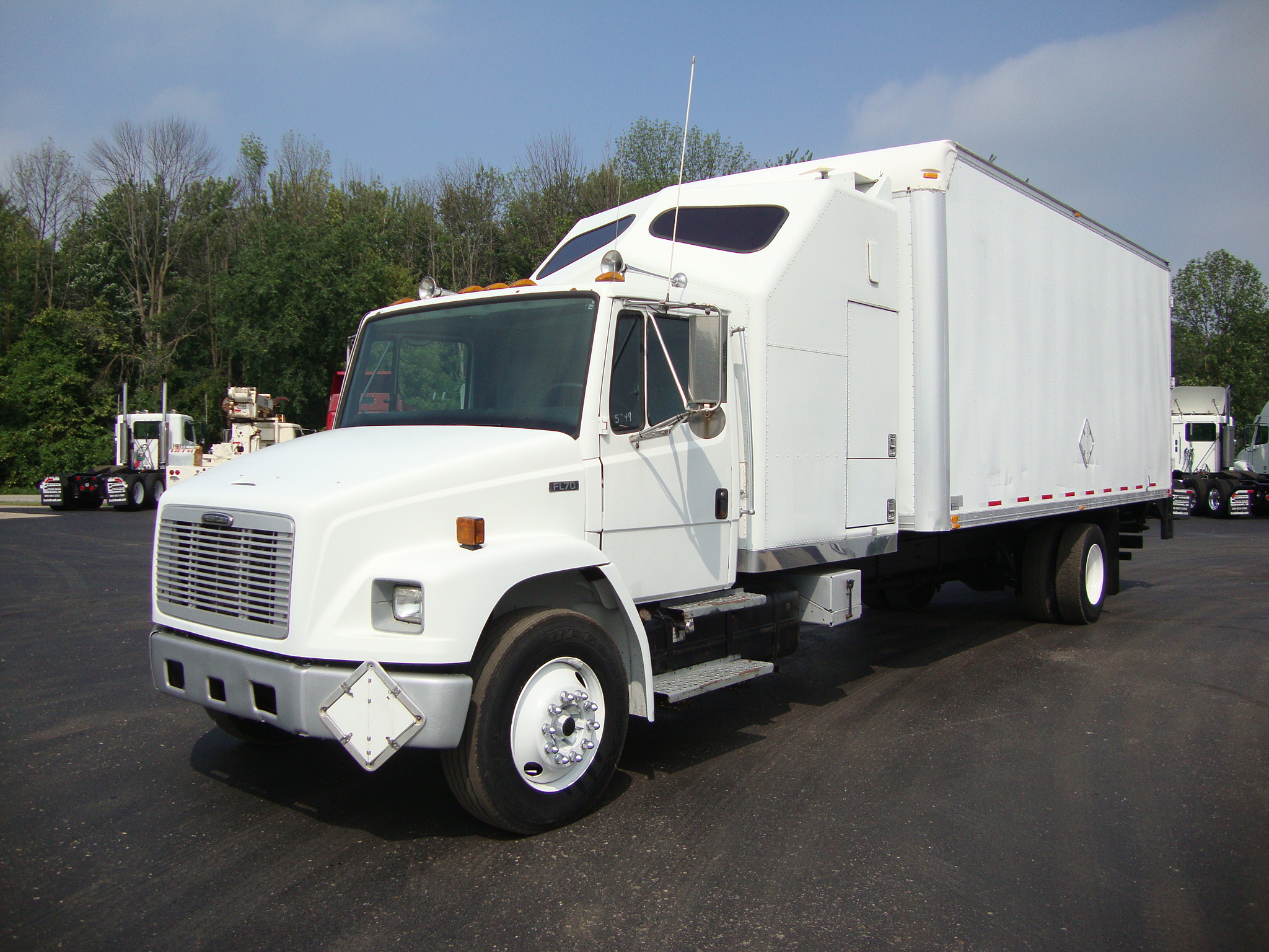 Microwave Oven For Semi Truck Use In Your Tractor 1999 Freightliner Fl70 For At Ellenbaum Truck S